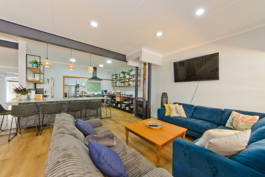 8 Bedroom Property for Sale in Leisure Isle Western Cape